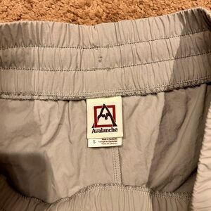 Avalanche size S Grey shorts